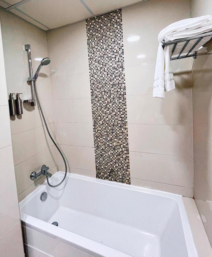 5 Star Serviced Apartment With Beach Access In The Heart Of Dubai Marina Free Welcome Gift Box Upon Arrival Exterior photo