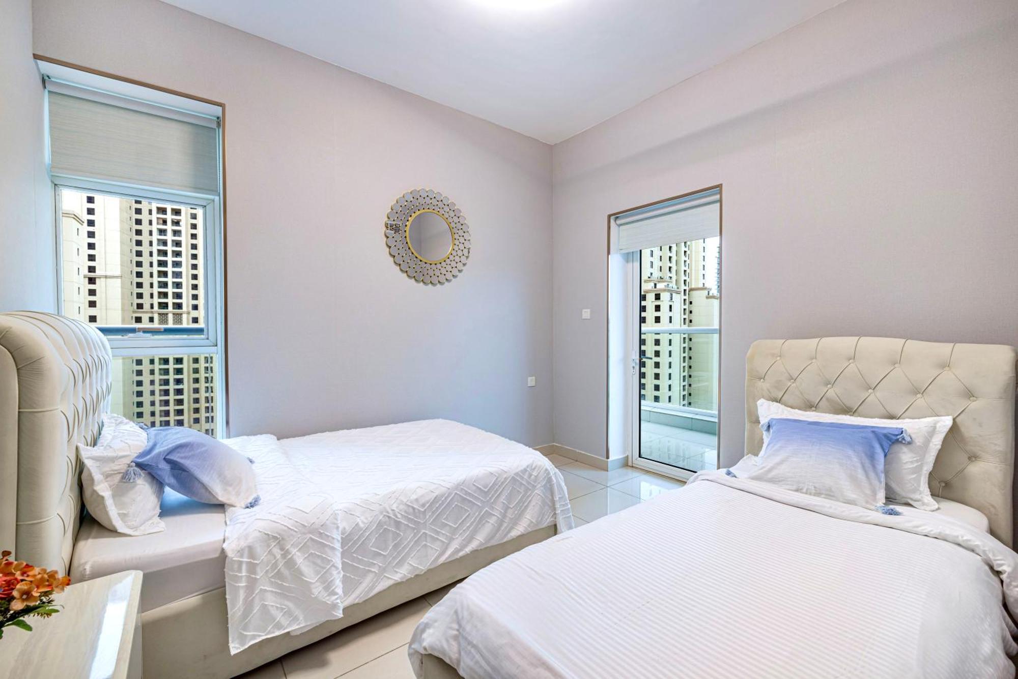 5 Star Serviced Apartment With Beach Access In The Heart Of Dubai Marina Free Welcome Gift Box Upon Arrival Exterior photo
