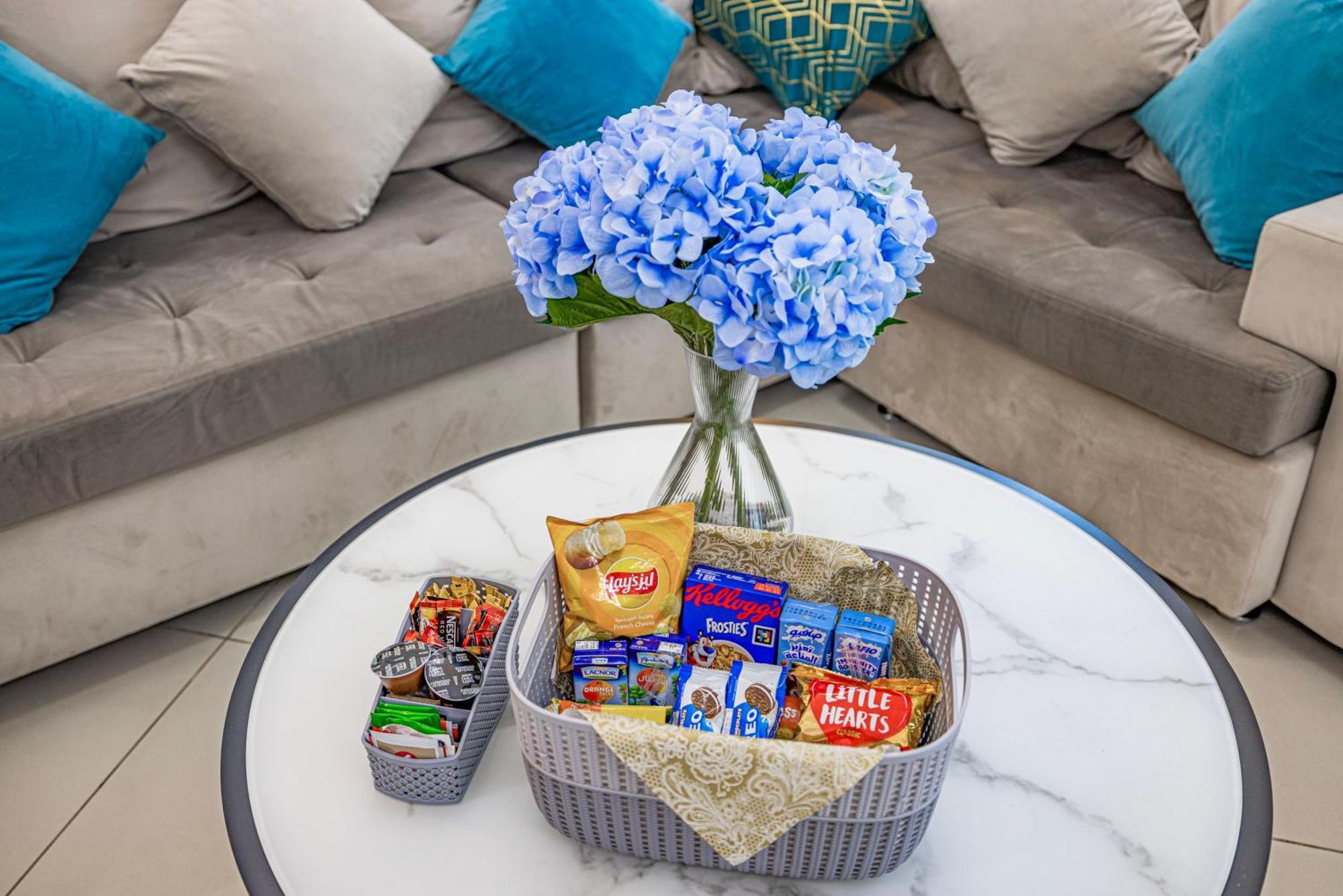 5 Star Serviced Apartment With Beach Access In The Heart Of Dubai Marina Free Welcome Gift Box Upon Arrival Exterior photo