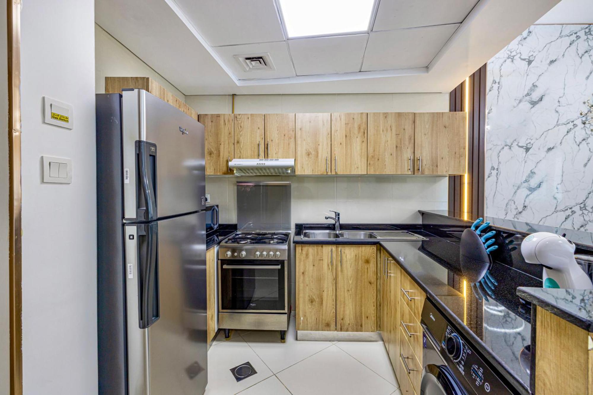 5 Star Serviced Apartment With Beach Access In The Heart Of Dubai Marina Free Welcome Gift Box Upon Arrival Exterior photo